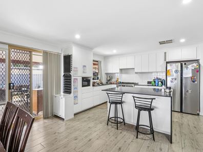 10 Gulson Court, Waikiki WA 6169