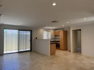 1/20 Parilla Court, Greenfields WA 6210