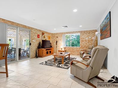 10 Cedar Crescent, Strathalbyn WA 6530