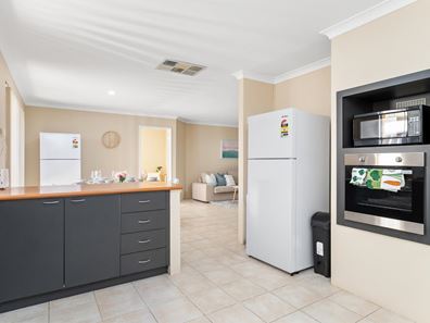 Room 2/ 26 Properjohn Drive, Rockingham WA 6168