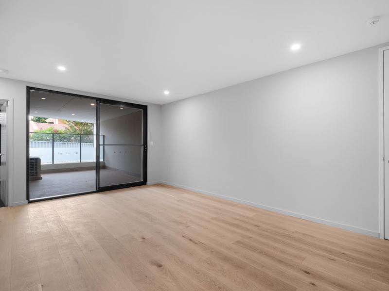 2/8 Willcock  Street, Ardross