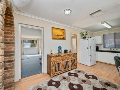 41 Pembury Road, Thornlie WA 6108