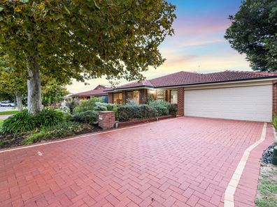 16 Strand Close, Atwell WA 6164