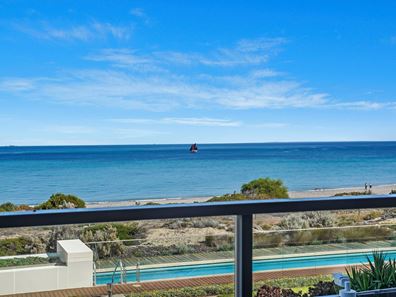 8/23 Ocean Drive, North Coogee WA 6163