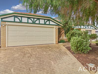 13 Royal Palm Drive, Warnbro WA 6169