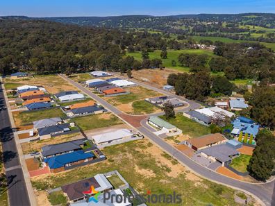 6b Wood Ave, Waroona WA 6215