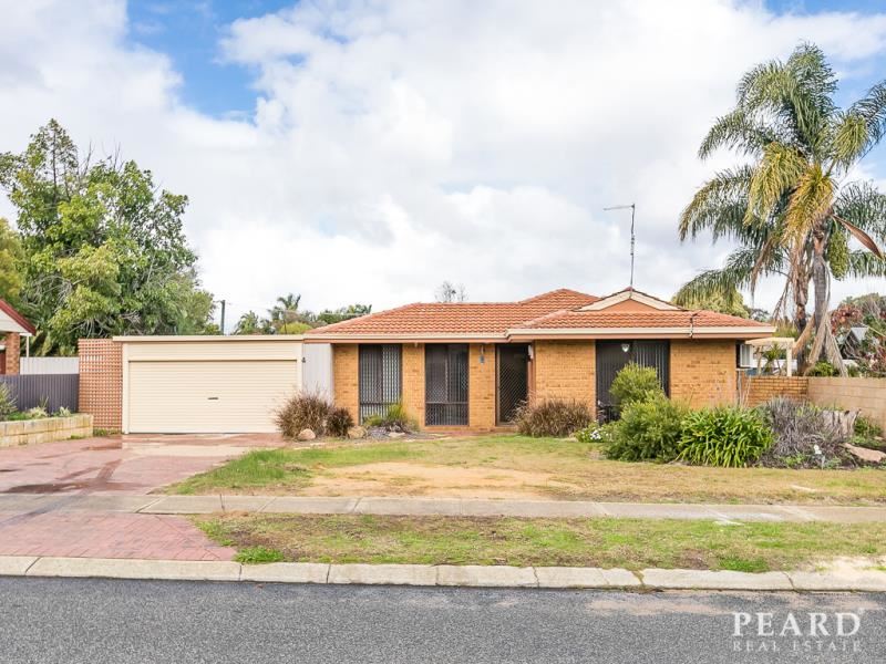 4 Bellanger Drive, Beldon WA 6027