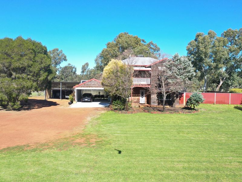 13 Devon Court, Oakford