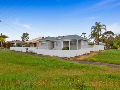 19 Coombes Street, Collie WA 6225