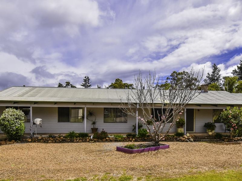 7 Collins Street, Greenbushes