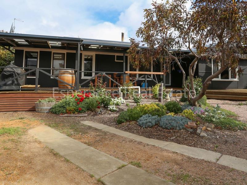 4 Stevens Place, Castletown