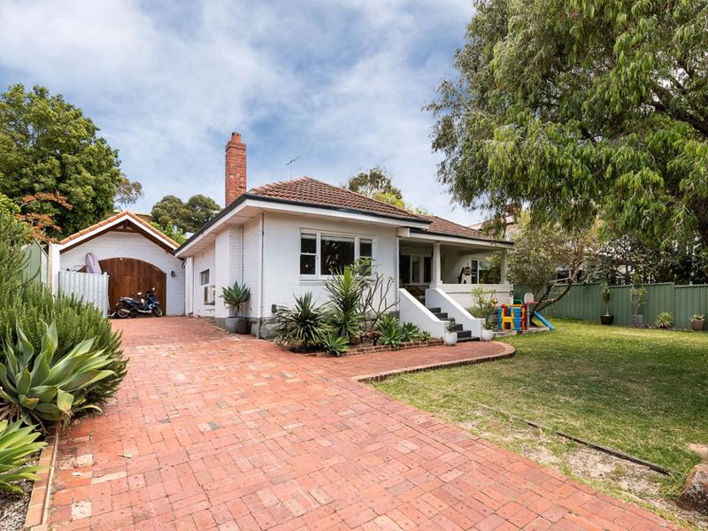 143 Rochdale Road, Mount Claremont