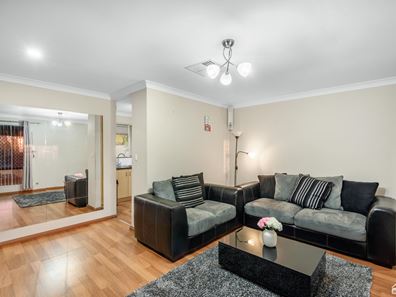 5 Seville Drive, Seville Grove WA 6112