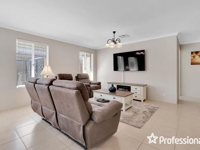15 Cardacut Way, Southern River WA 6110