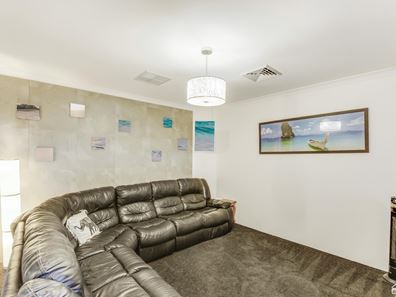 5 Lecania Street, Seville Grove WA 6112