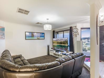 5 Lecania Street, Seville Grove WA 6112
