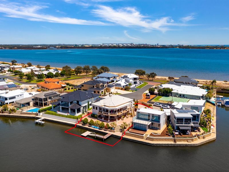 9 Basilica Place, Pelican Point