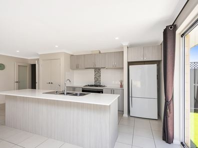 8 Ingram Road, Baldivis WA 6171