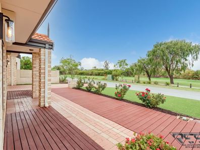 16 Admiralty Road, Canning Vale WA 6155
