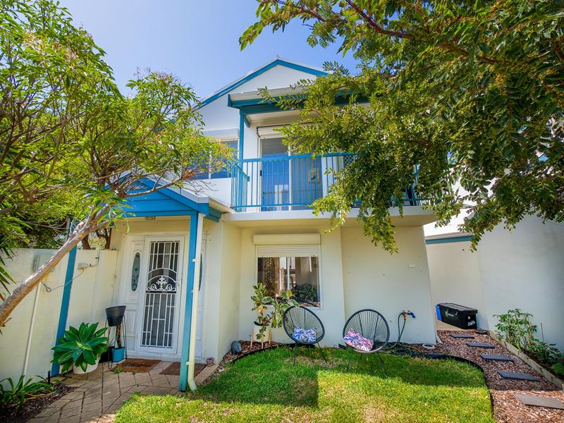 2/1 Pearl Parade, Scarborough
