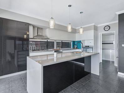 51 Tranquility Crescent, Aveley WA 6069
