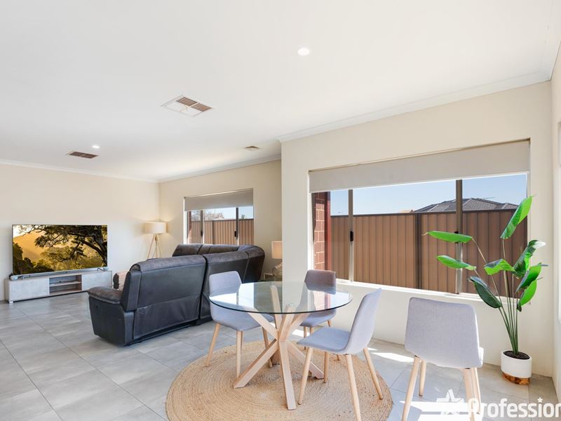 2 Elkhorn Avenue, Southern River WA 6110
