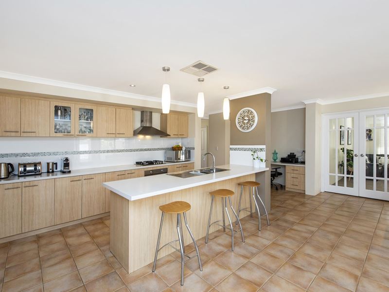 5 Cumbria Avenue, Waikiki