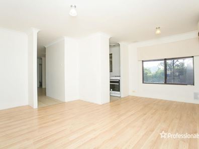 23 Avila Way, Alexander Heights WA 6064