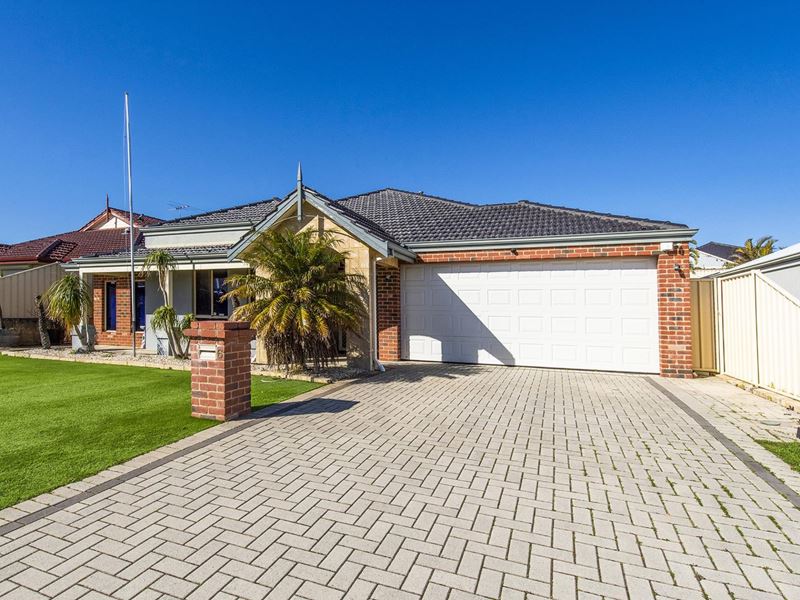 6 Loretta Parkway, Lakelands