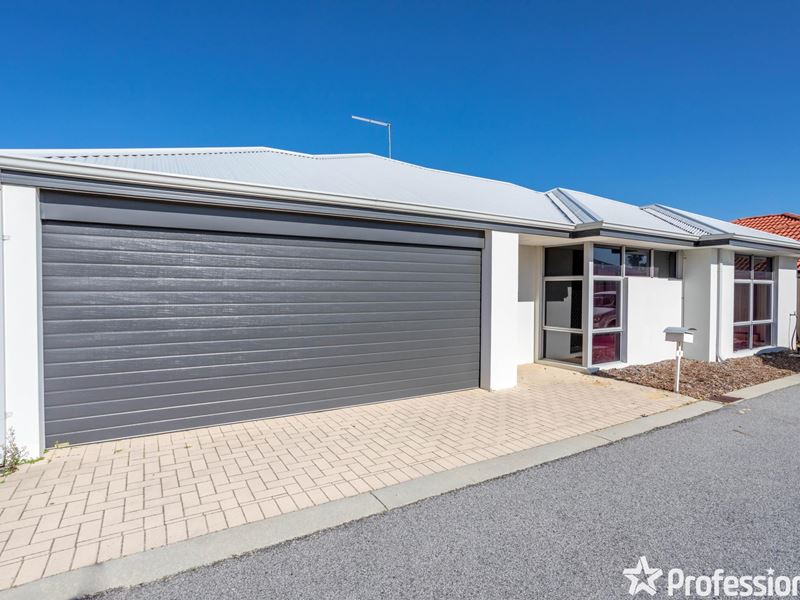 8/99 Lowanna Way, Armadale WA 6112