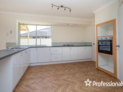30 Teal Brook Circle, Seville Grove WA 6112