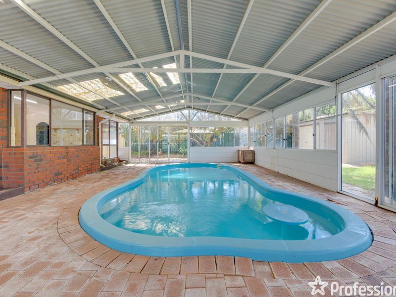 4 Kiwa Place, Cooloongup WA 6168