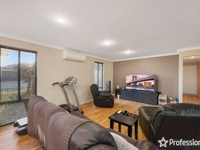 5 Wanda Circle, Wandina WA 6530