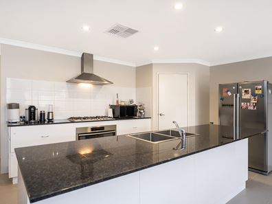 6 Southport Drive, Baldivis WA 6171