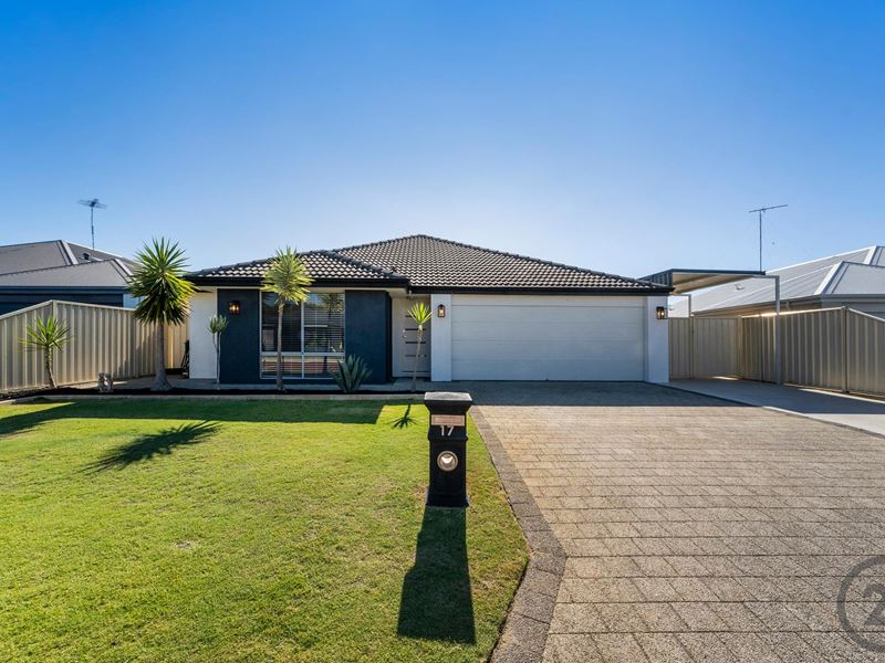 17 Benooka Grange, Lakelands