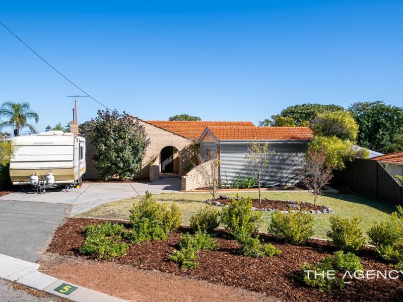 5 Young Place, Padbury WA 6025