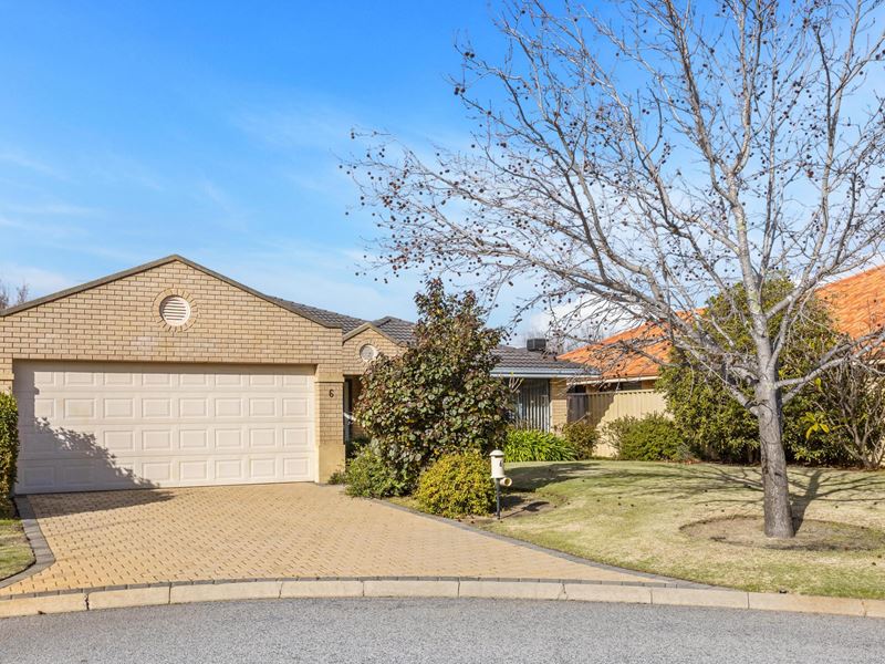 6 Mayberry Court, North Lake