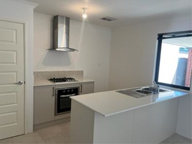 92 Jubilee Ave, Success WA 6164