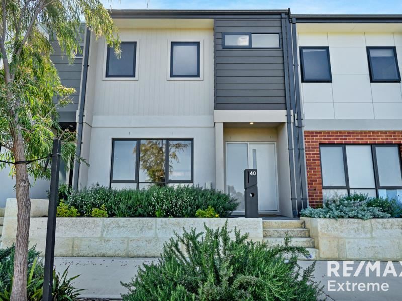 40 Corvus Road, Tapping