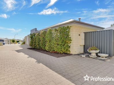 2/52 Elkhorn Avenue, Southern River WA 6110