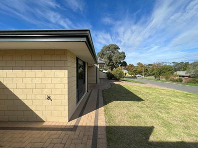 2/7 Clarke Close, Denmark WA 6333