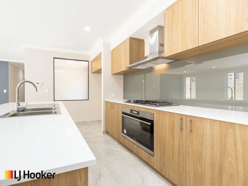 27 Lewisham Vista, Success WA 6164