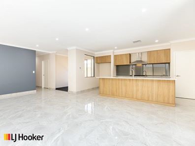 27 Lewisham Vista, Success WA 6164