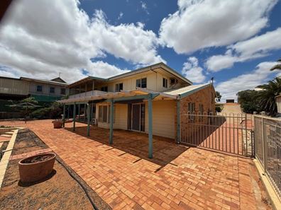 10 Craggs Court, Brown Range WA 6701