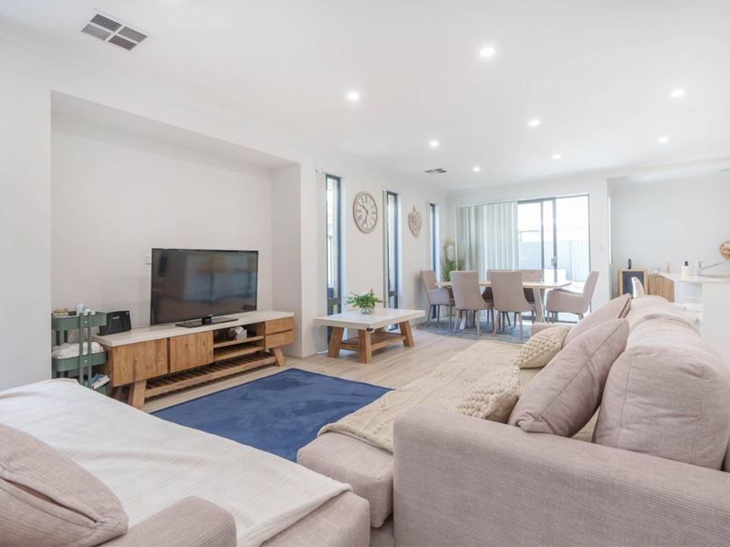 16 Framingham Cres,, Wellard