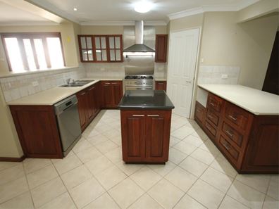239 First Street, Wonthella WA 6530