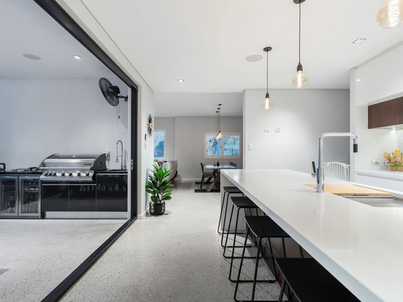 22 Alkoomie Terrace, City Beach