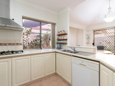 4/100 Kent Street, Rockingham WA 6168