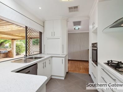 3 Kemmish Avenue, Parmelia WA 6167