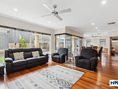 17 Gleeson Entrance, Aveley WA 6069